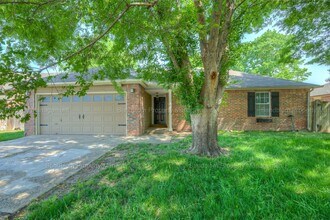 Building Photo - FOR LEASE | Owasso | $1550 Rent | 3 Bed, 2...