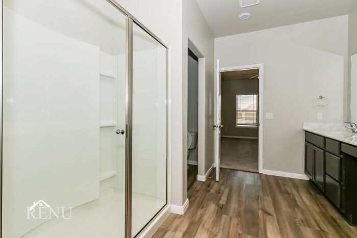 Building Photo - 1613 Maroon Dr