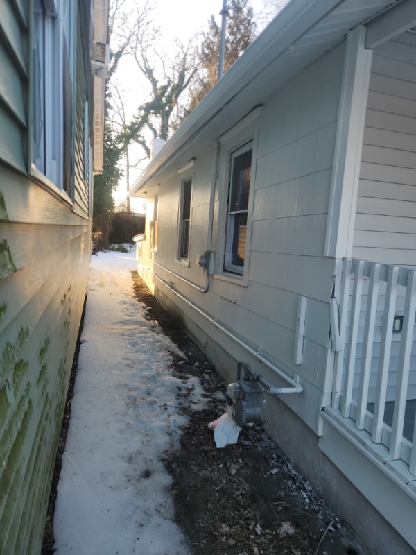 Building Photo - 207 Drummond Ave