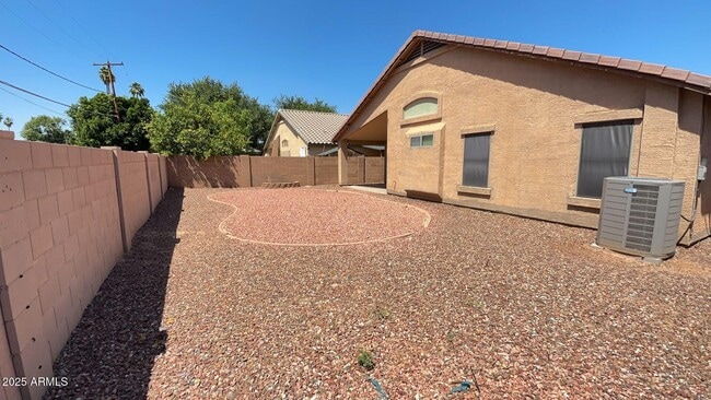 Building Photo - 8036 N 56th Ln