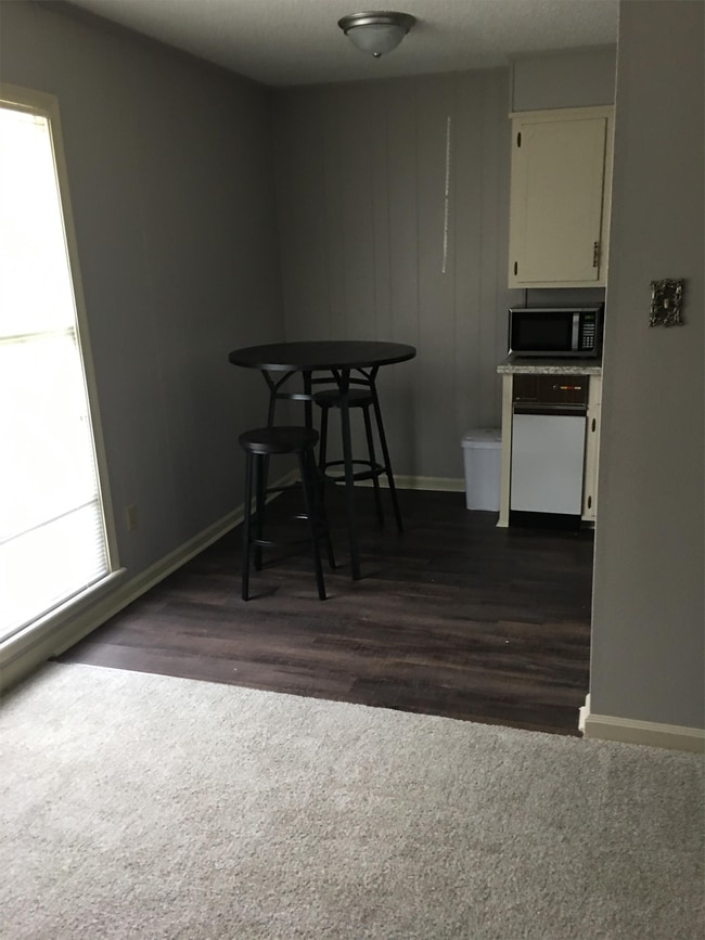 Building Photo - 4200 S Cherry St