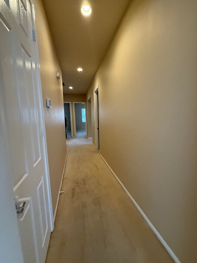 Building Photo - Apple Valley Estates- Gated Community- Beautiful 4 Bedrooms, 3 Bathrooms