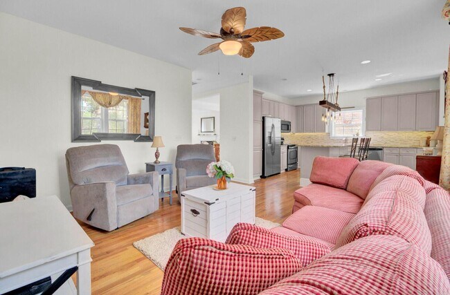 Building Photo - 1428 Bloomingdale Ln