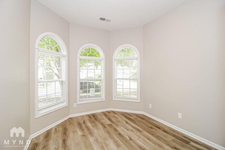 Building Photo - 142 Hunterian Pl