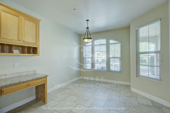 Building Photo - Fantastic Floorplan, great location in Woodland 4+ bedroom, 2 bthm available ASAP