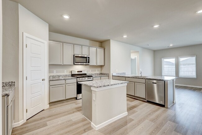 Building Photo - 10508 SW 41st Pl