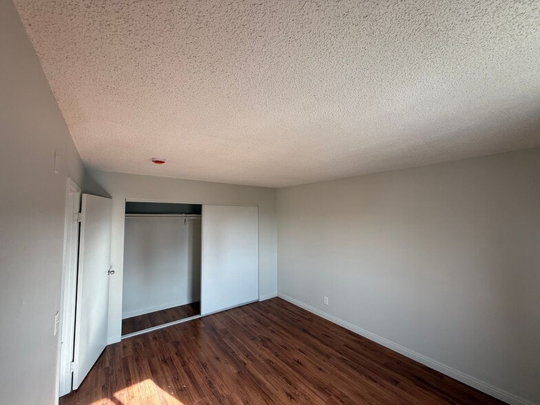 Building Photo - 400 N Hobart Blvd