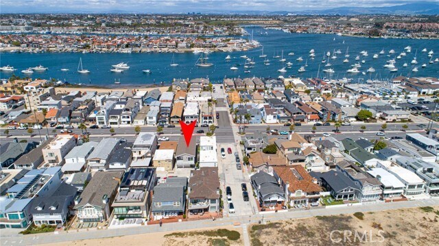 Building Photo - 905 W Balboa Blvd