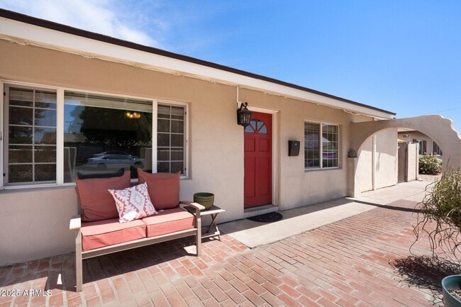 Building Photo - 7608 E Catalina Dr