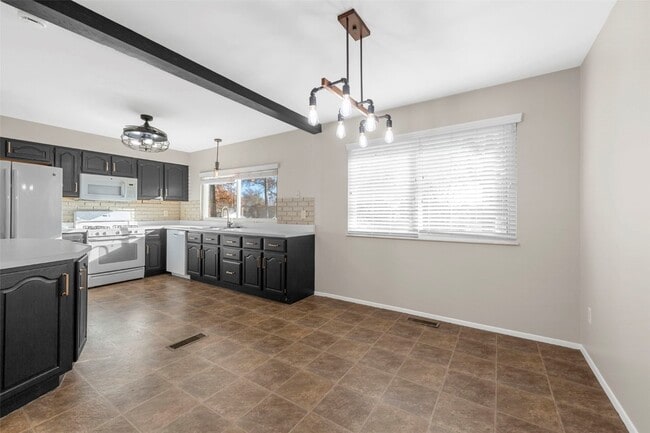 Building Photo - 818 Reinke Rd