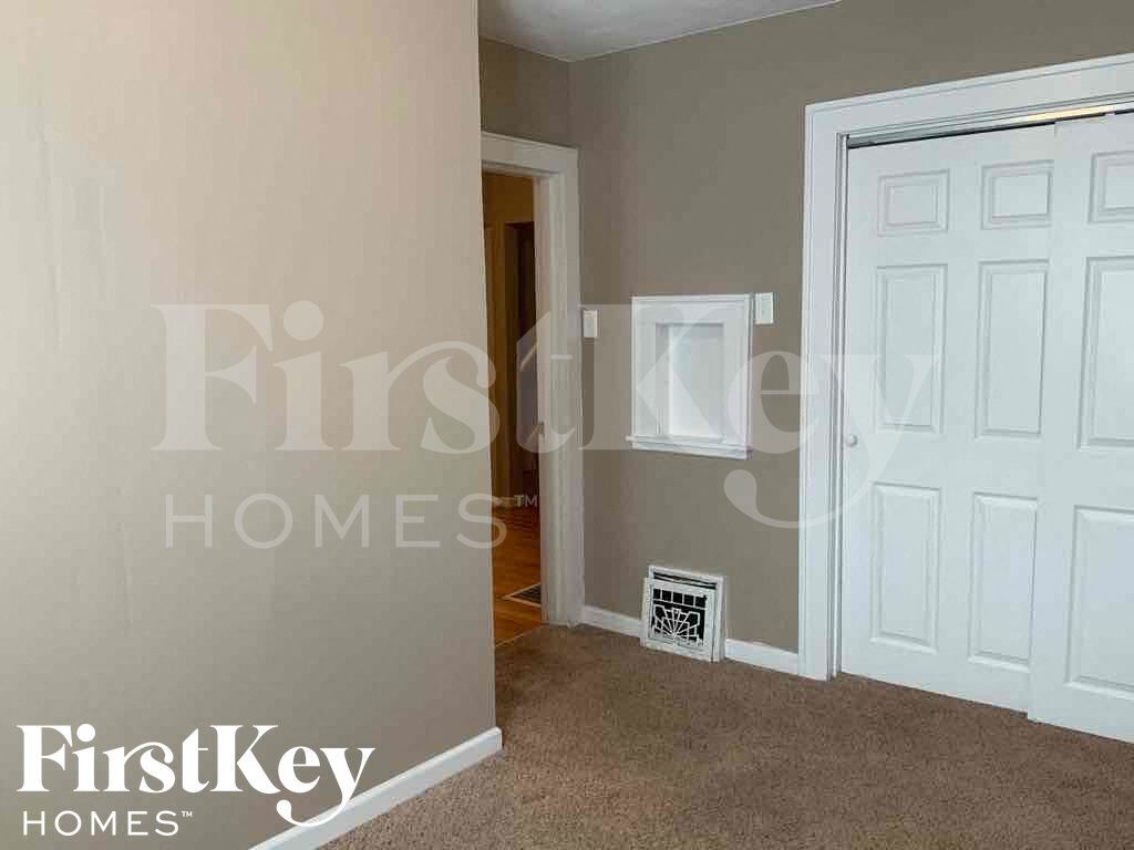 Building Photo - 600 Larkin Ave