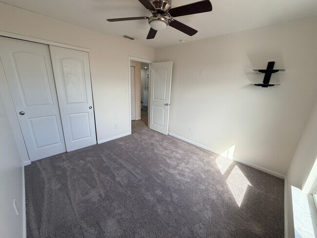 Building Photo - 1008 Balto Dr