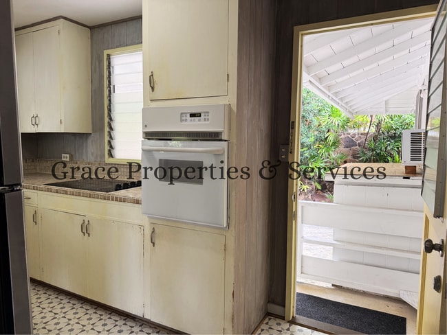 Building Photo - 0038EIK