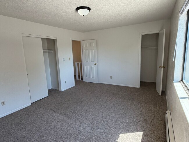 Building Photo - 3211 Opal Ct
