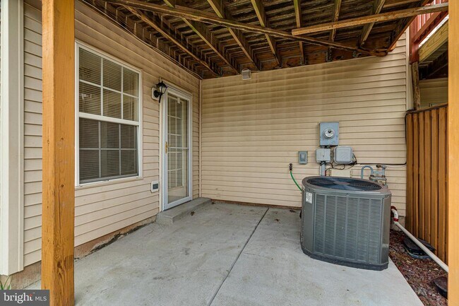 Building Photo - 417 Sparkleberry Terrace NE