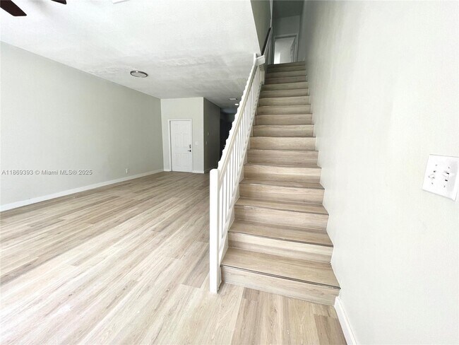 Building Photo - 1816 Salerno Cir