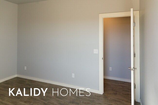 Building Photo - 306 Kirks Holw