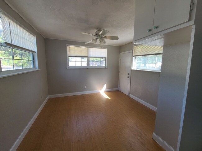 Building Photo - Fenced in four bedroom house near beautiful Gulfport