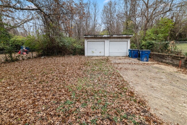 Building Photo - 8235 Albin Ave