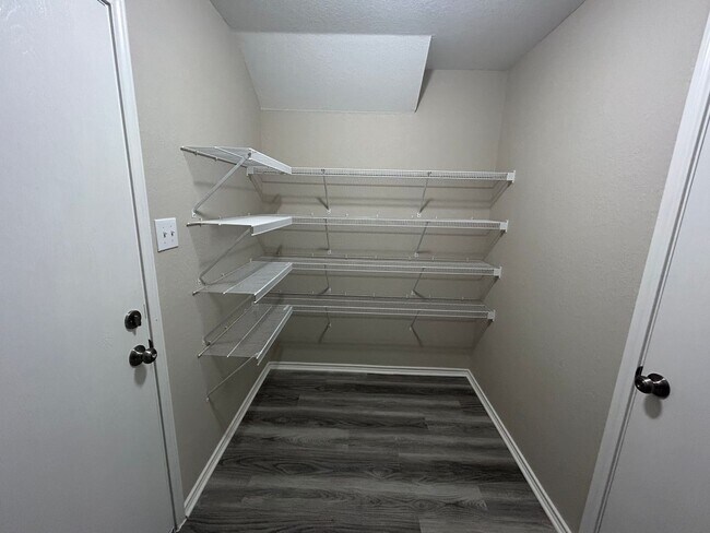 Building Photo - **MOVE IN SPECIAL** COMING SOON* Desirable Location In Cibolo! Spacious Home with Loft & Fenced B...