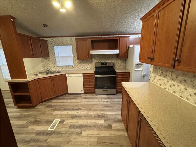 Building Photo - 70 Timber Rd