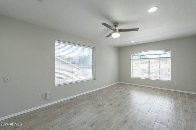 Building Photo - 6326 W El Cortez Pl