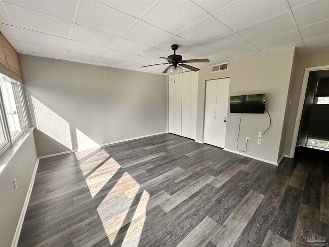 Building Photo - 201 Pensacola Beach Rd