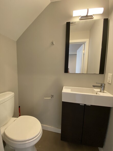 Building Photo - 1744 N Marshall St