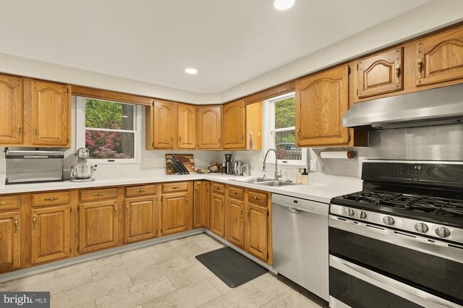 Building Photo - 8323 Haddon Dr