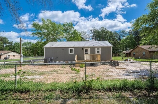 Building Photo - 22086 Little Dirt Rd