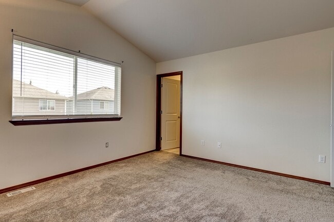 Building Photo - Charming 3-Bedroom Home Across from Nature...