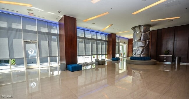 Building Photo - 4525 Dean Martin Dr