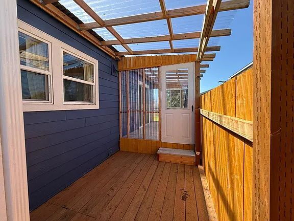 Building Photo - "Charming 3-Bed Oasis with Cozy Fireplace in Coos Bay – Your Perfect Retreat Awaits!"