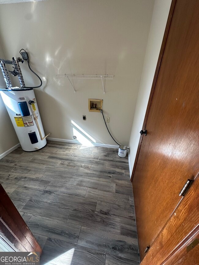 Building Photo - 205 Woodlawn Dr