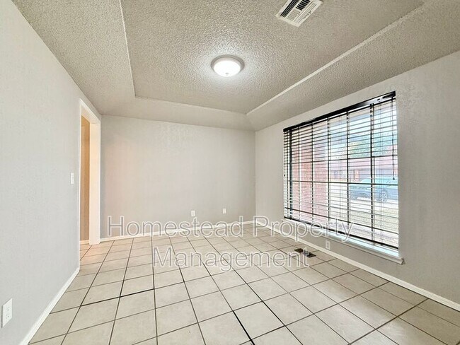 Building Photo - 2220 NW 118th St