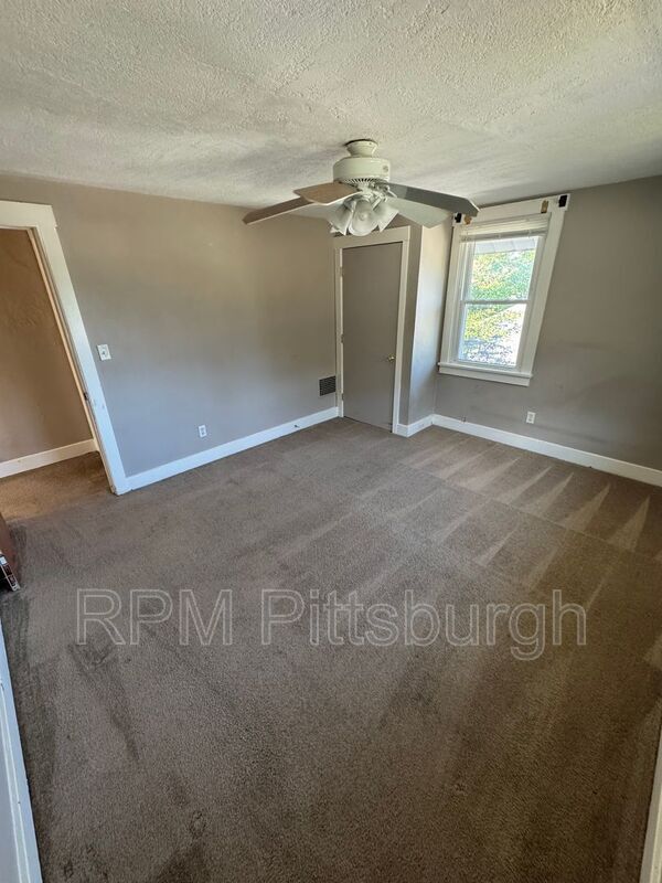 Building Photo - 249 Elwyn Ave