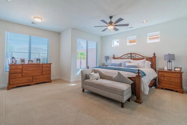 Building Photo - Hurricane Main Home