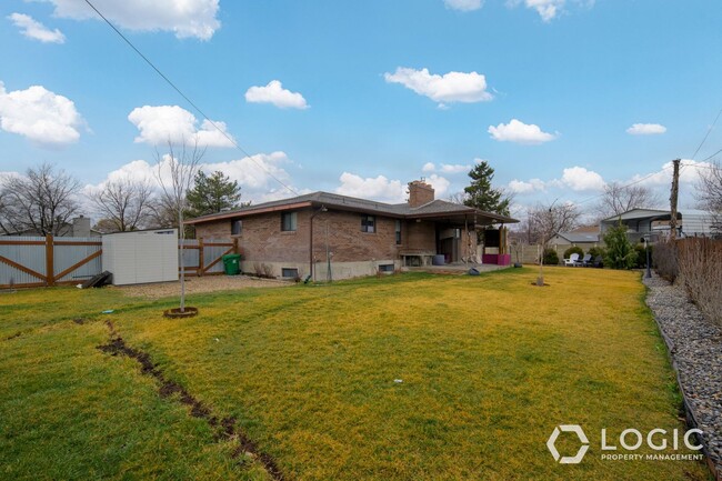 Building Photo - 2718 Ferron Dr