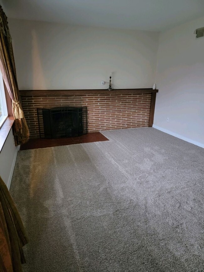 Building Photo - 3 Bedroom, 1 bath S Tacoma Home!