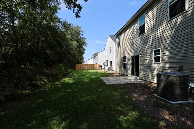 Building Photo - 1718 Canopy Dr