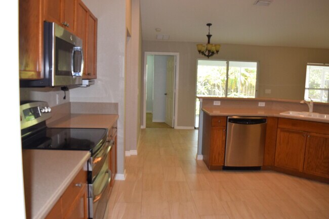 Building Photo - 1074 SW Janar Ave