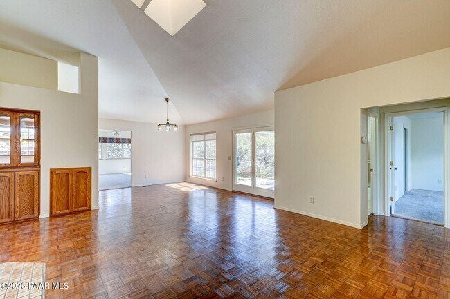 Building Photo - 1957 Forest View