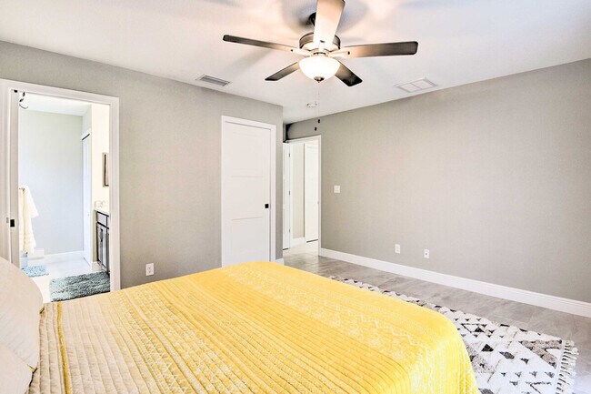 Building Photo - 2894 Maximo Rd