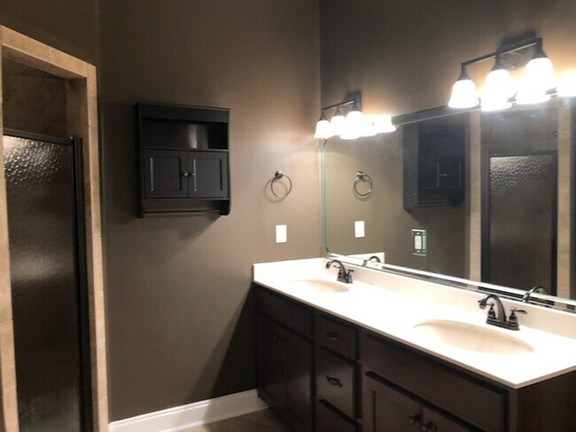Building Photo - COMING SOON!Lovely home ready for your family! Bethel Park Subdivision