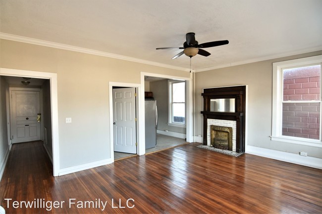 Building Photo - 1 br, 1 bath Apartment - 132 S Main