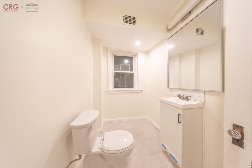 Building Photo - 1726 Beacon St