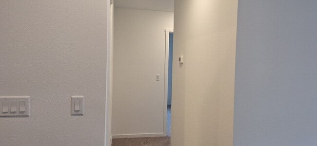 Building Photo - 3 Bedroom 2 Bathroom New build House