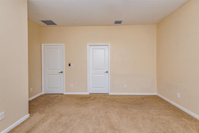 Building Photo - 1134 NW 40th Ter