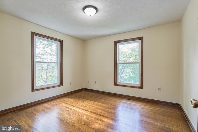 Building Photo - 8332 Hilltop Ave