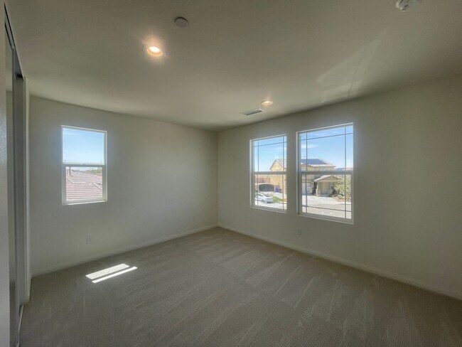 Building Photo - Victorville New Construction 5 bedroom!